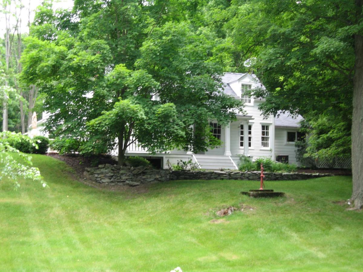 B&B On Seven Acres With Private Bed & Bath Clinton Corners Exterior photo