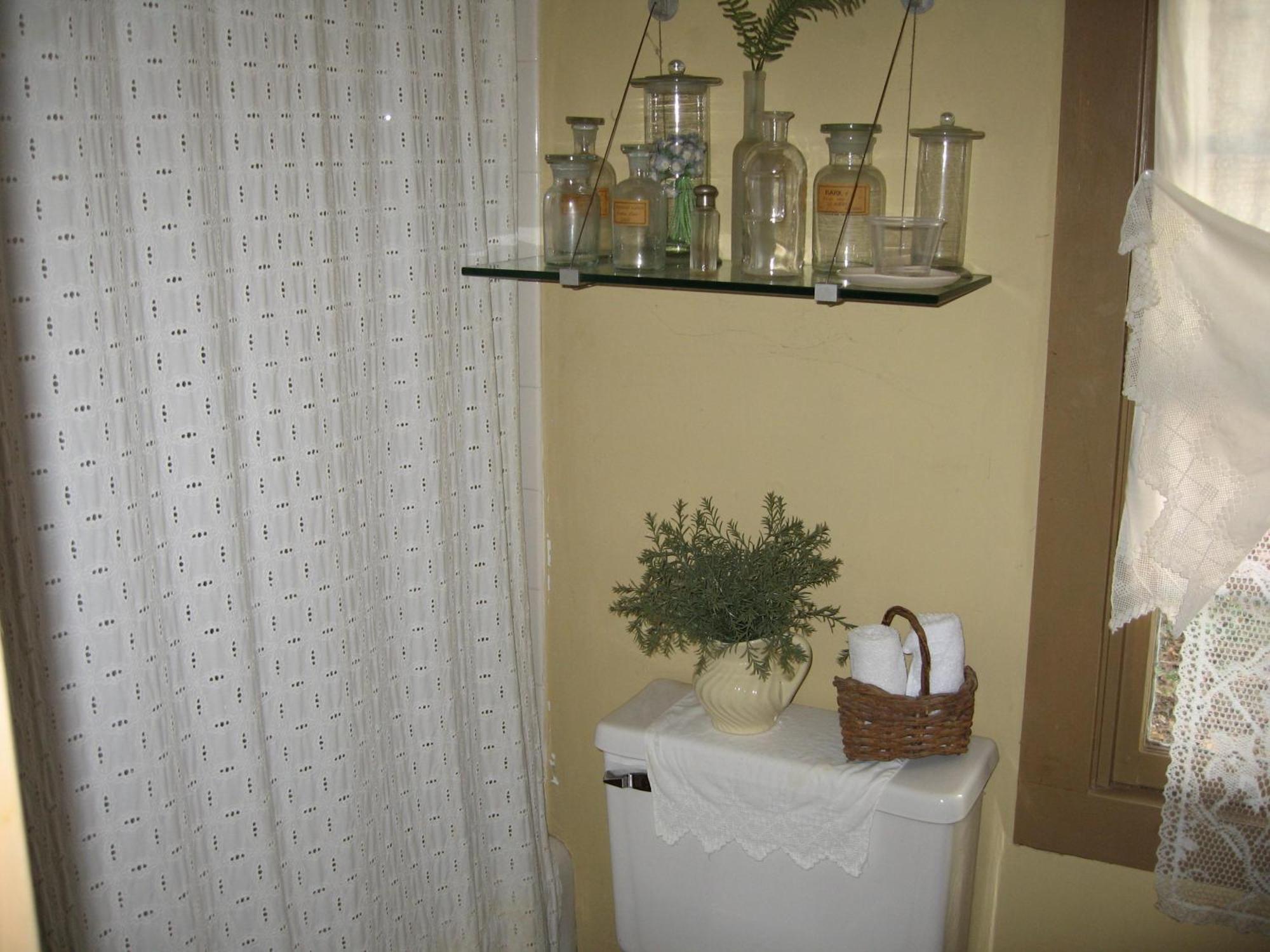 B&B On Seven Acres With Private Bed & Bath Clinton Corners Exterior photo